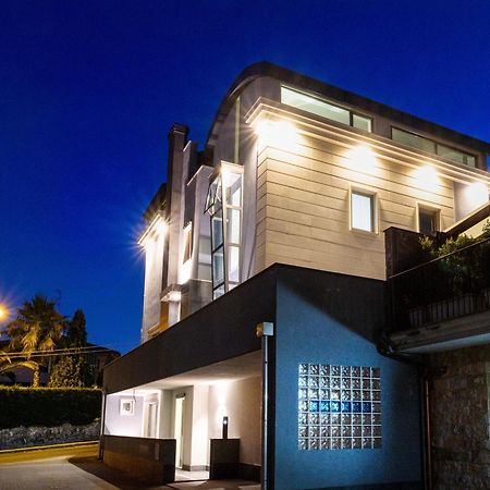 Zaffiro Lavico Rooms Etna Nature Sea Acireale Exterior photo