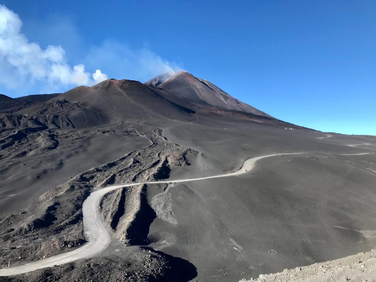 Zaffiro Lavico Rooms Etna Nature Sea Acireale Exterior photo
